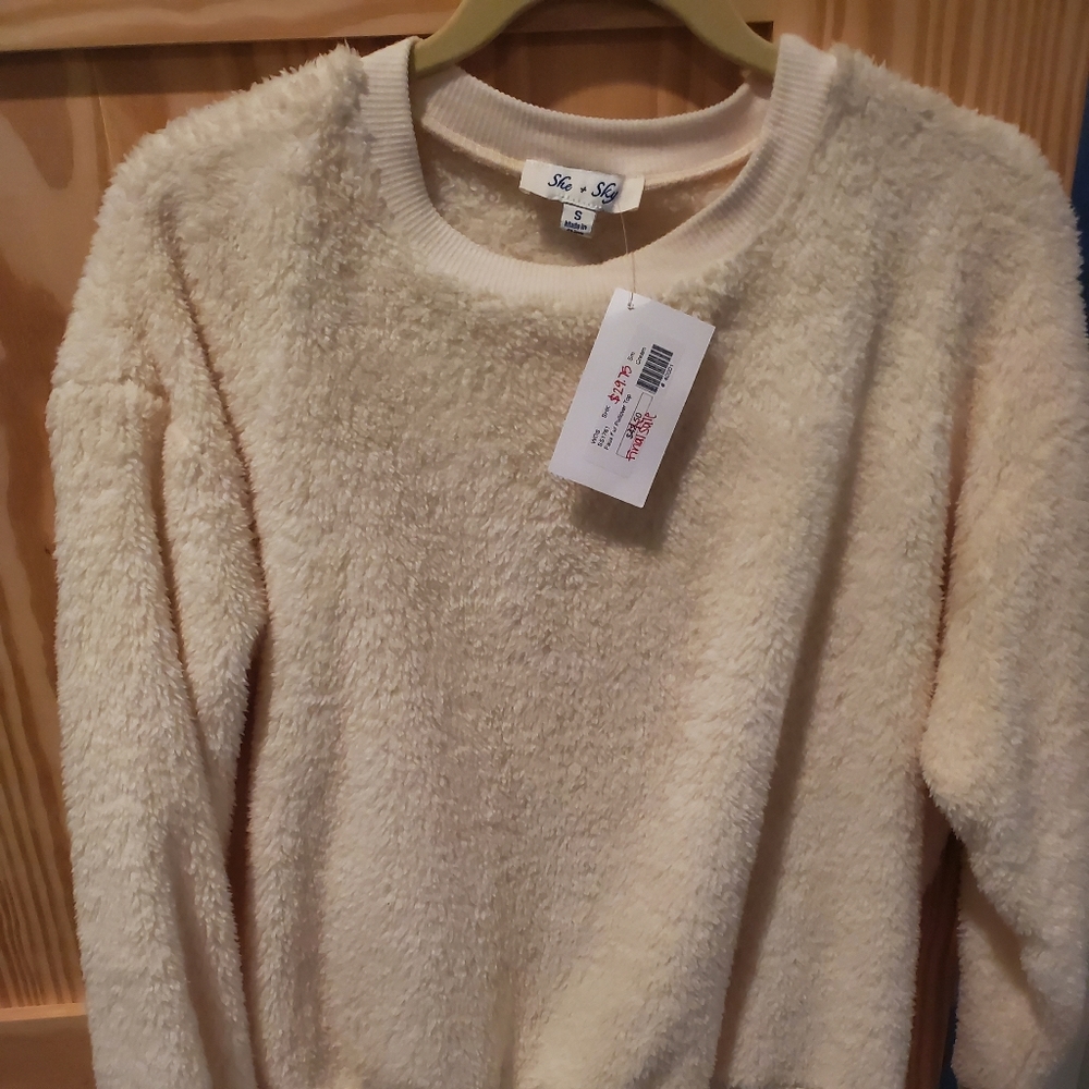 She + Sky pullover